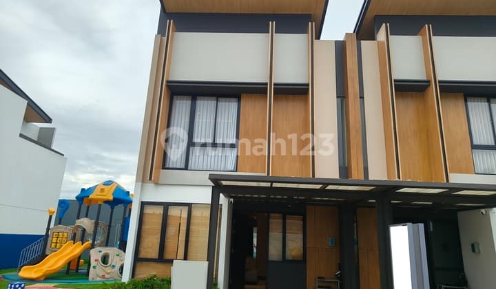 House Near Soetta Airport (Size 6x10 M)