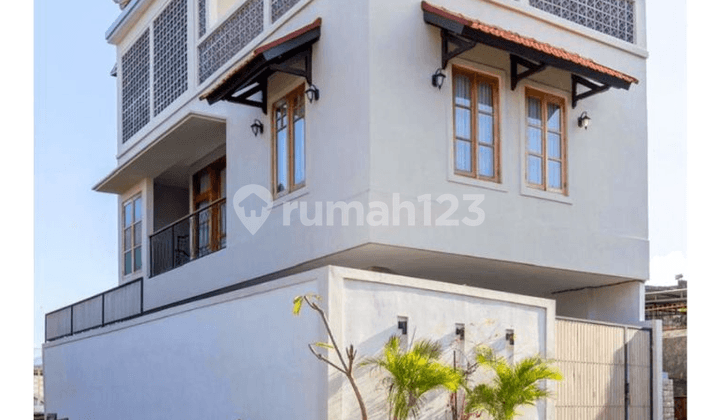 Minimalist Villa with Old-School Vibes at Pura Demak Barat, Denpasar, Bali