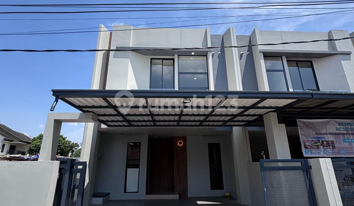 Rumah Baru Modern 2 Lantai di Komplek Kembar Sayap Regol