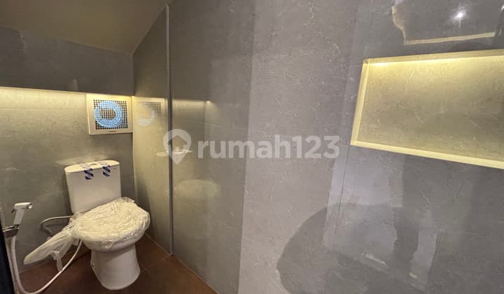 Rumah Baru Modern 2 Lantai di Komplek Kembar Sayap Regol