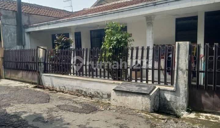Rumah Besar 1 Lantai di Komplek Pharmindo Cijerah