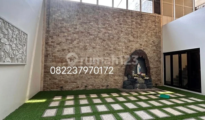 Rumah Terdepan Cantik Cluster Asia Tropis Harapan Indah Bekasi