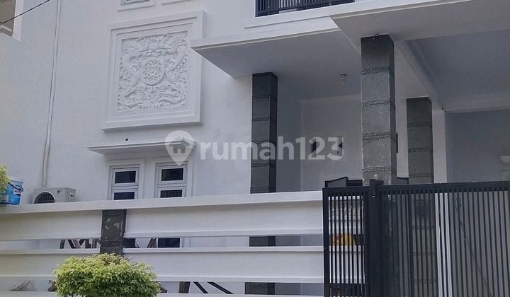 Dijual Rumah Cantik Dalam Cluster di Harapan Indah Kota Bekasi