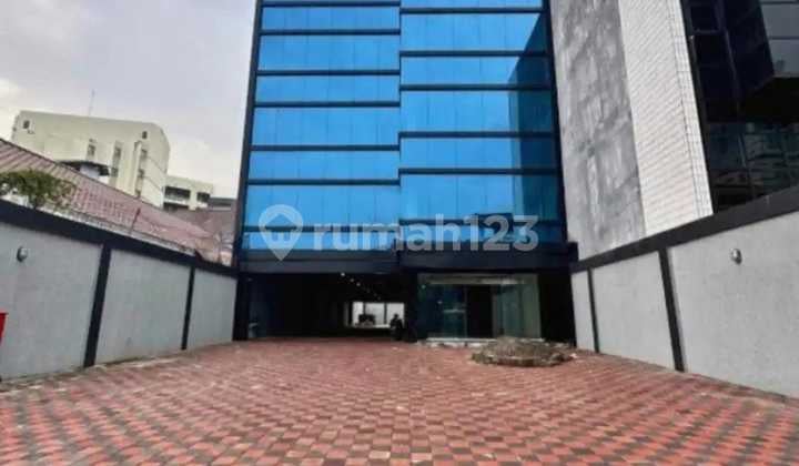 New Strategic Building in Menteng, Central Jakarta