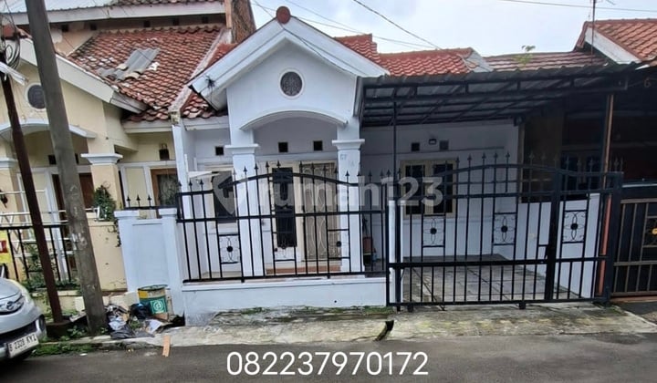 Rumah Strategis di Bulevard Hijau Harapan Indah Bekasi