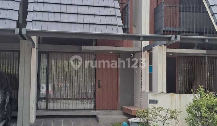 House for Quick Sale in BSD City Tangerang, South-Facing, Fully Furnished, Like New, With Remaining Land, Wide Front Road.