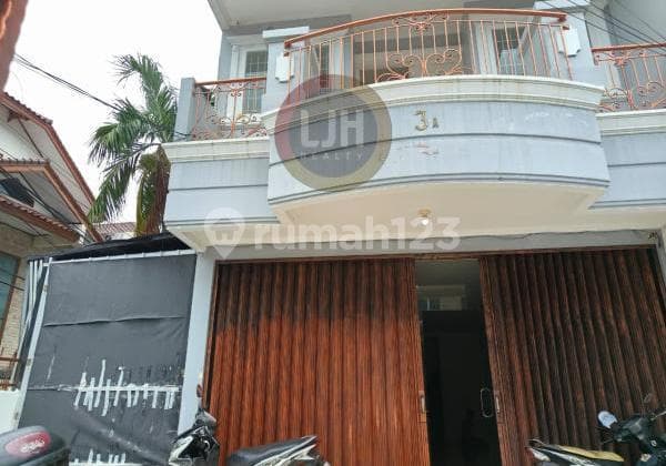Sewa ruko 3 Lantai , Tomang . jakarta barat