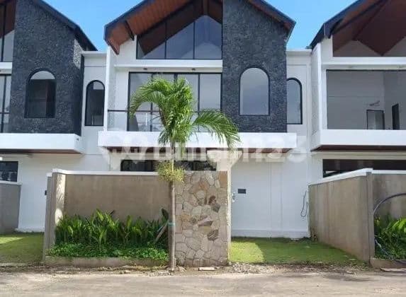 Villa Baru Modern Tropis Ready dengan Fasilitas Resort At Samani Village Pecatu