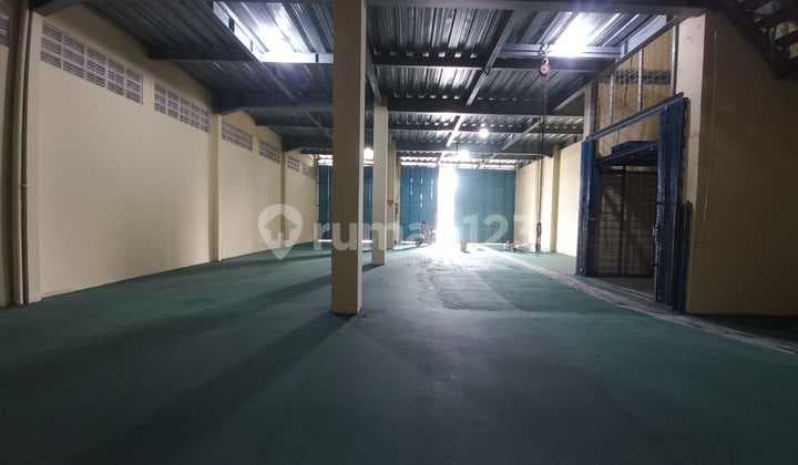 For Rent 3-Story Warehouse with Cargo Lift East Bekasi