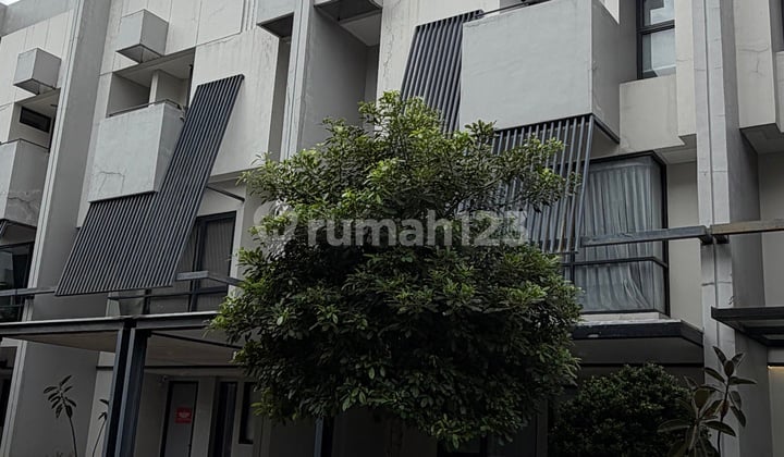 Rumah 3,5 Lantai Strategis Tabebuya BSD Impresahaus Full Furnish