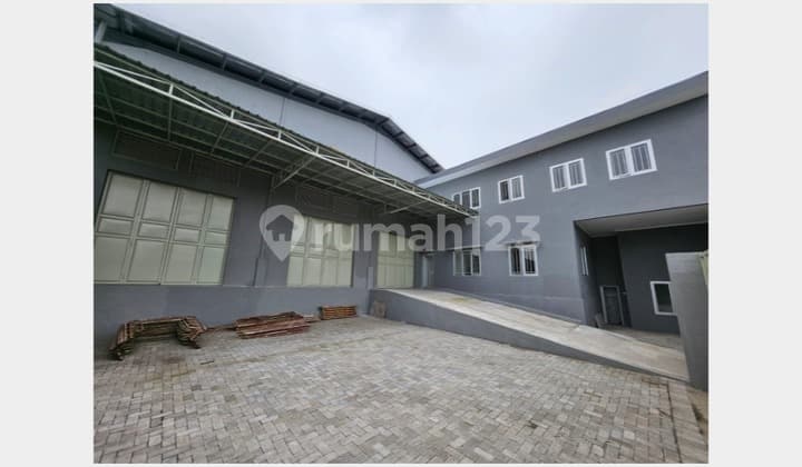Gudang Baru Disewakan Romokalisari Surabaya Barat | LT 1.000M² | 2 Loading Dock | Siap Operasional