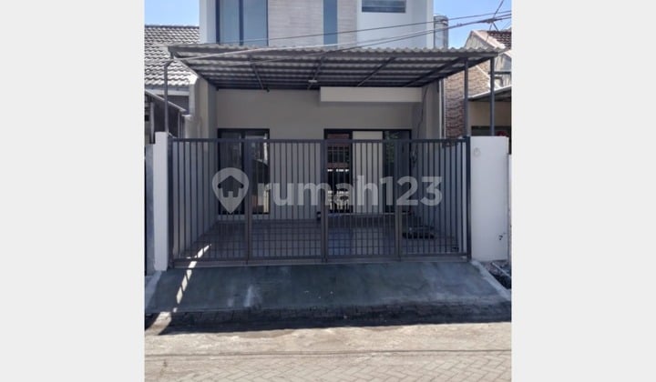 Rumah Baru 2 Lantai Satelit Utara Surabaya Barat SHM LT 96M² Carport 2 Mobil Dekat Tol