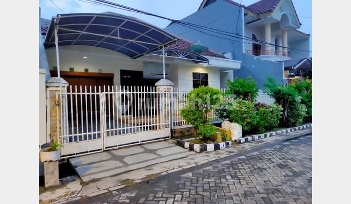 Rumah Besar Mojoarum Surabaya LT 240M² 5+1 Kamar SHM Jalan Lebar 3 Mobil Harga 2,5M