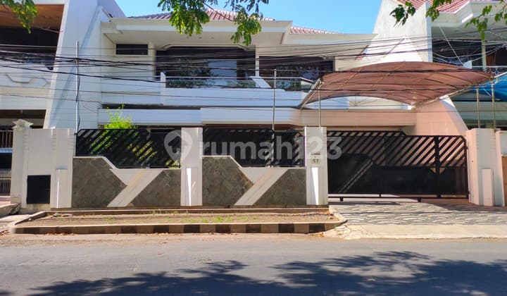 Rumah Jalan Kembar Dharmahusada Indah - Cocok Kantor / Klinik / Resto - LT 600M²