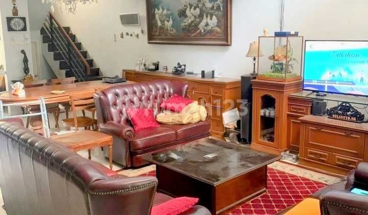 Dijual Rumah Cantik 2 Lantai. Area Raffles