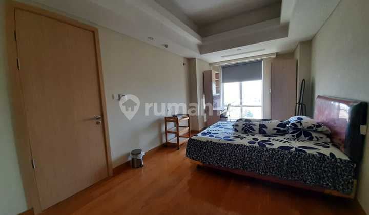 One East Furnish - Apartemen Mewah , Dekat Galaxy Mall