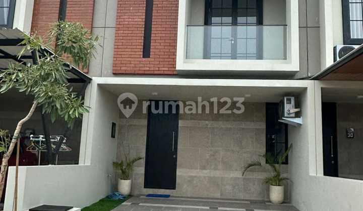 Rumah Cantik Pantai Mentari - Siap Huni