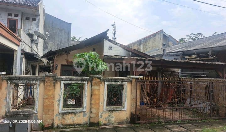 Rumah Tua Hitung Tanah di Bcs Kelapa Gading Murah