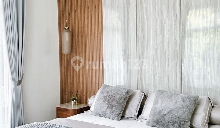 Rumah Di Kota Baru Parahyangan
