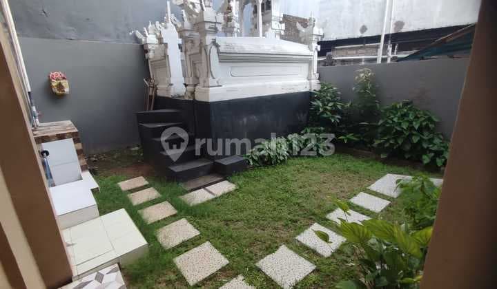 Di Sewakan Rumah 5 Kamar - Lokasi Strategis, Siap Huni