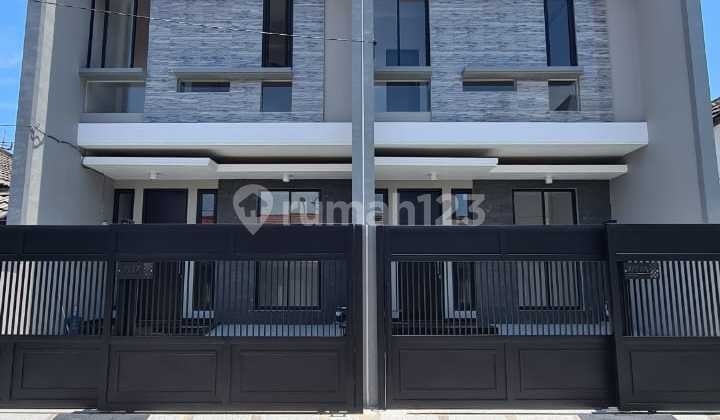 Rumah Baru Gress Di Surabaya Timur rumah Baru Gress Di Surabaya Timur