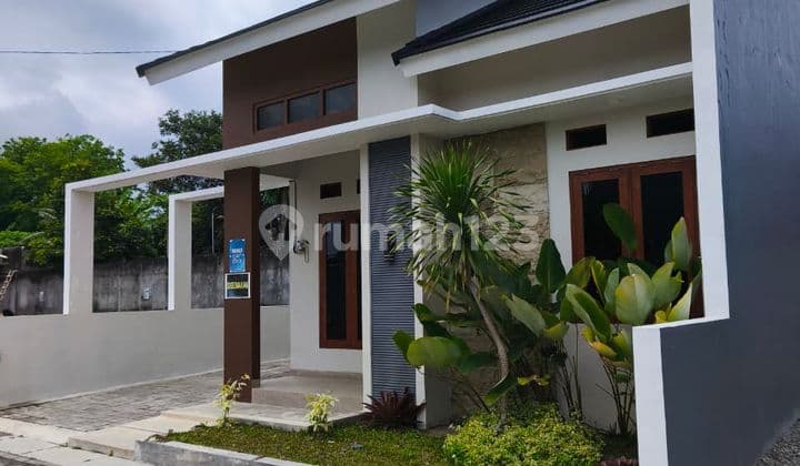 Rumah Modern Minimalis dekat Gerbang Tol Kalasan Sleman