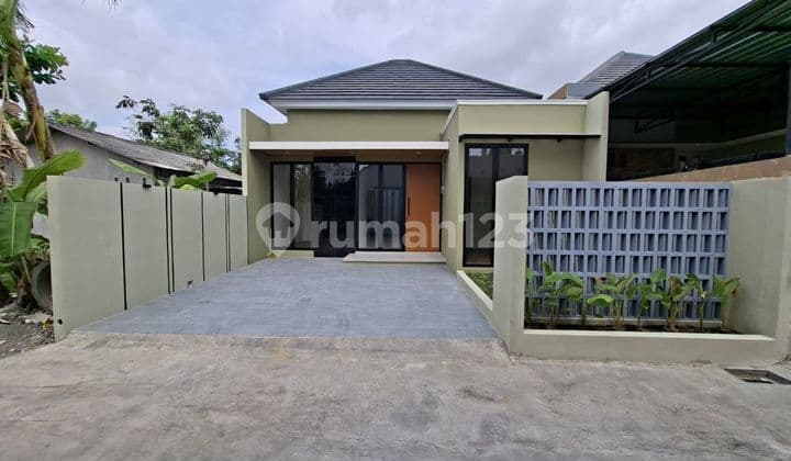 Modern Beautiful House near Balecatur Gamping Sleman Gas Station