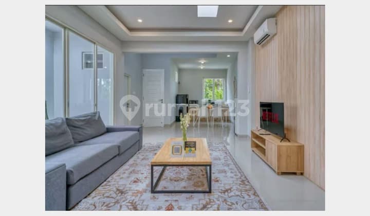 Rumah Bagus Furnished SHM Kerobokan, Badung