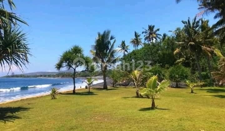 Dijual Tanah 9390 m2 Los Pantai Seraya bonus villa, Karangasem