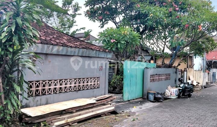 Dijual Tanah 200 m2 & Bangunan - Lokasi Strategis di Dalung Permai, Denpasar