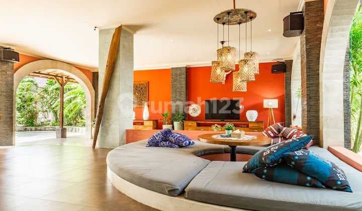 For Sale: Mediterranean-Style 5-Bedroom Villa in Kaba-Kaba, Kediri - Tabanan