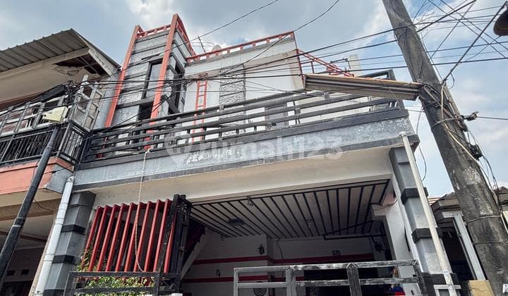 Hunian Nyaman Bekasi Timur, Rumah 2 Lantai, Siap Huni