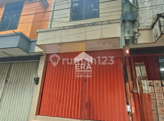 For Sale 2-Story Shop House Strategic Location Near Large Market
