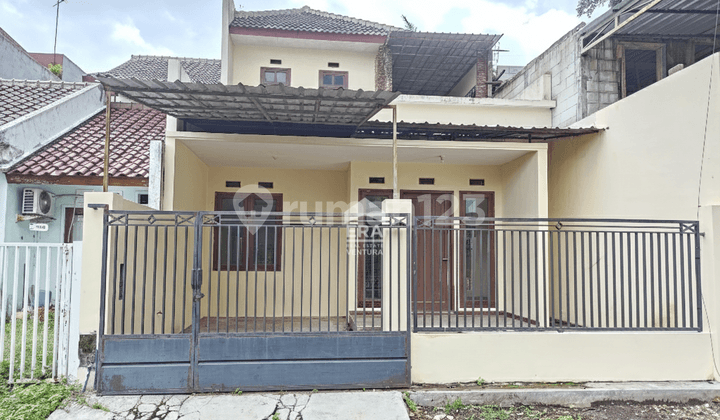 Disewakan Rumah 2 Lantai di Araya, Ada Kolam Renang, Dekat Plaza