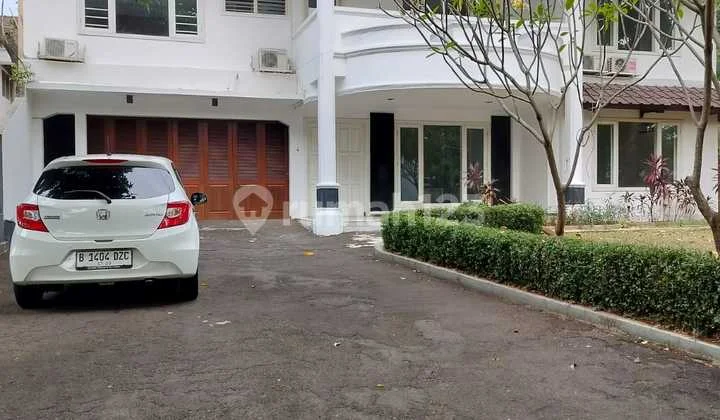 Disewakan Rumah 2 Tingkat Kemang