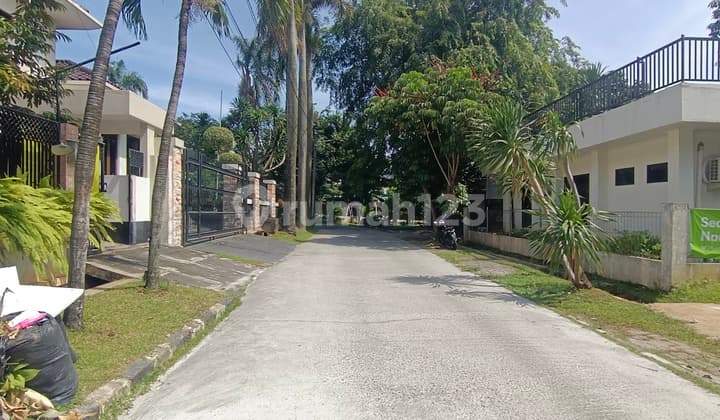Dijual Rumah Sangat Stratis 2 Lantai ********.