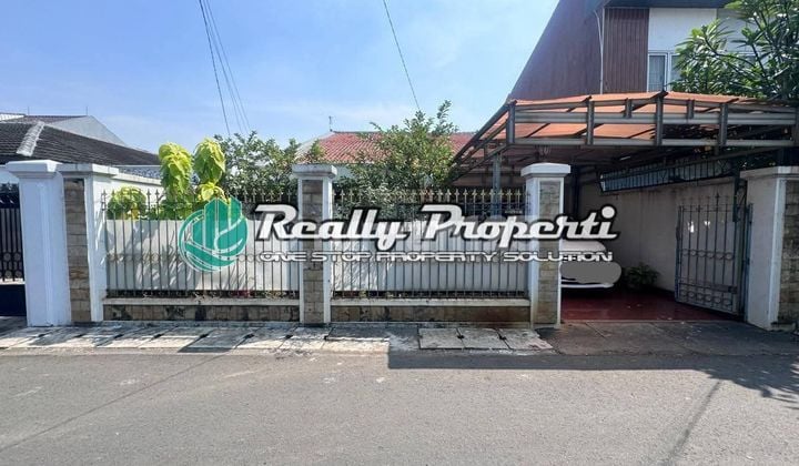 Disewakan Rumah Lokasi Strategis Dekat Tol Kalimalng Jak Tim