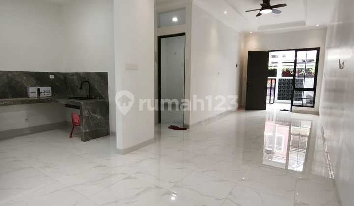 Dijual Cepat Rumah Cantik 2Lt Ifolia Harapan Indah Bekasi