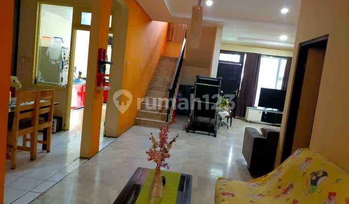 For Sale House in Taman Pulo Indah, Penggilingan, East Jakarta, Land Area 168m², 2 Floors, Ready to Move In