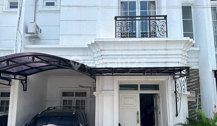 Dijual Rumah 2 Lantai Bergaya American Classic di Ceger Cipayung Jakarta Timur Ar233