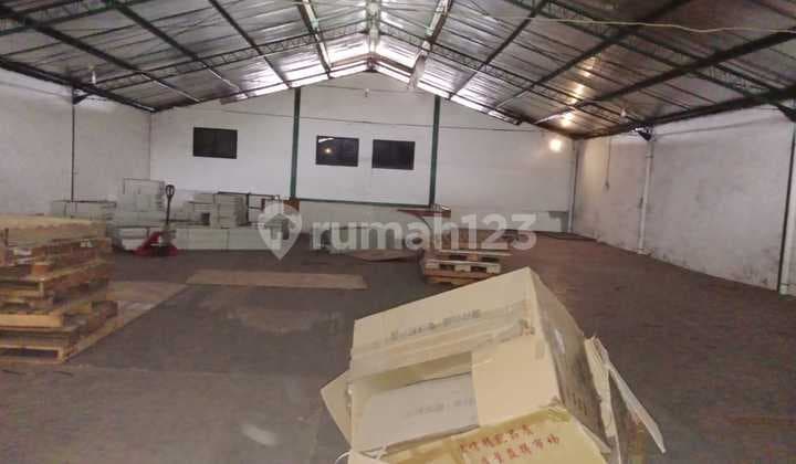 Warehouse in the Warehouse Complex, French Street, Dadap, Kosambi, Tangerang