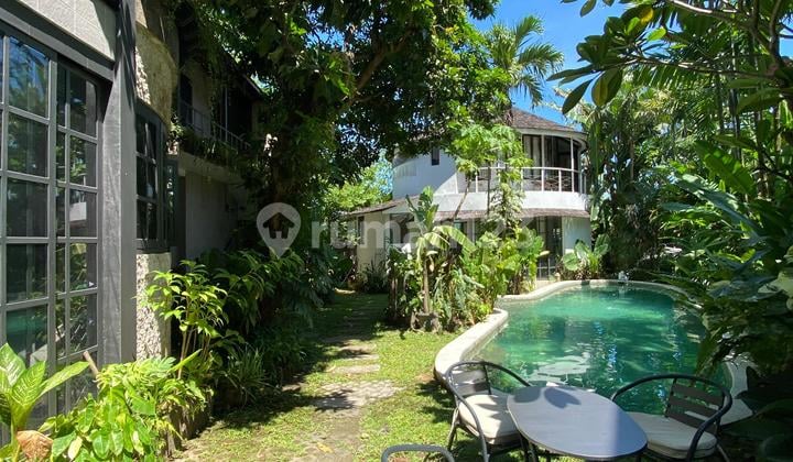 Seminyak, Badung Villa Area 690 m2 6 bedrooms