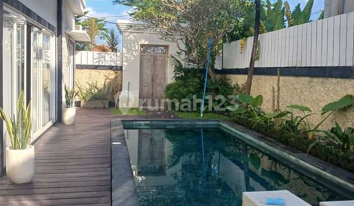 Villa In bumbak Umalas, Badung