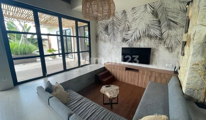 Villa, Near Tourist Attractions, Private Swimming Pool Available.