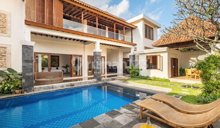 Siap Huni, Villa, SHM, Dekat Sekolah Internasional, tersedia Kolam Renang Pribadi
