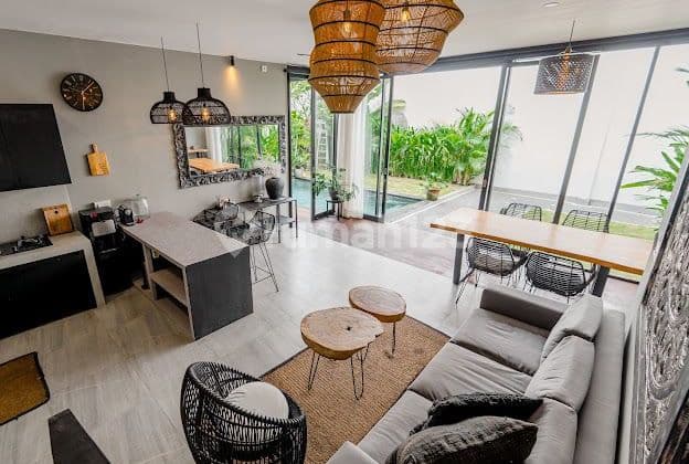For rent monthly/ yearly modern villa in Berawa, Canggu,Bali