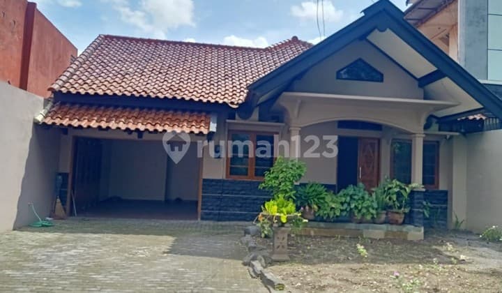 Investasi Premium Rumah Kost Full Furnished di Pandega Marta Dekat Kampus Ugm, Caturtunggal, Depok, Sleman