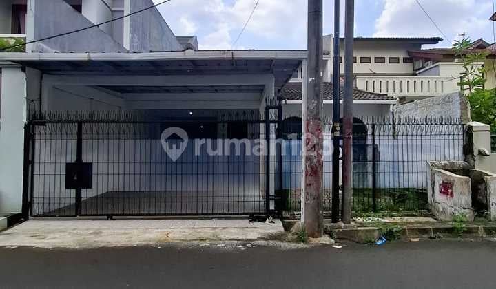 Rumah Hitung Tanah Dalam Komplek Elite Di Lebak Bulus