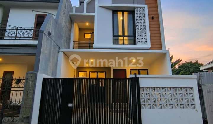 Rumah Baru Dalam Komplek Tenang di Pondok Bambu Jaktim