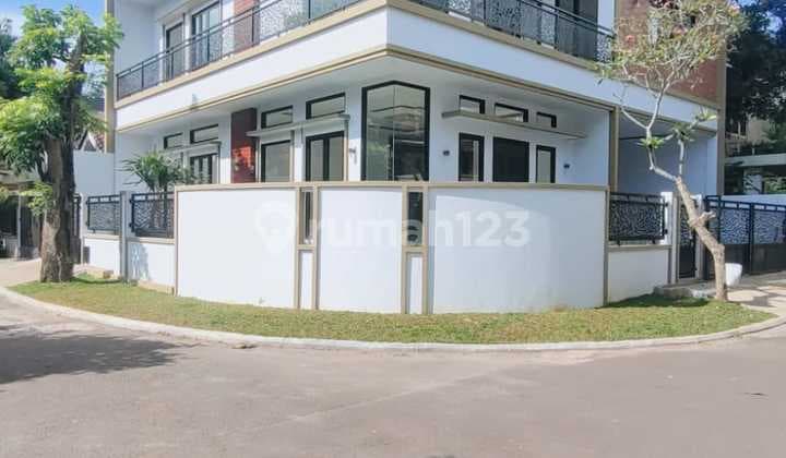 Rumah Baru Siap Huni Posisi Hook di Kencana Loka BSD